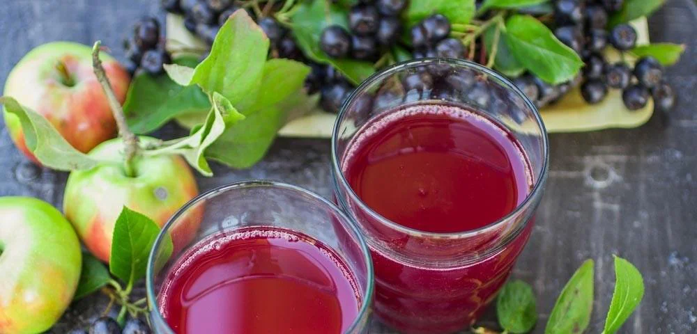 Sucul de Aronia: Gustul si Beneficiile unei Bauturi Sanatoase