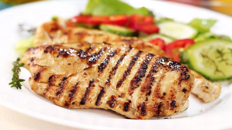 Piept de Pui Calorii 100g: Valori Exacte, Gatit și Porții Reale