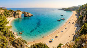 Plaje Zakynthos 2026: Cele mai frumoase 10 plaje și ghidul tău complet pentru „Insula de Smarald”